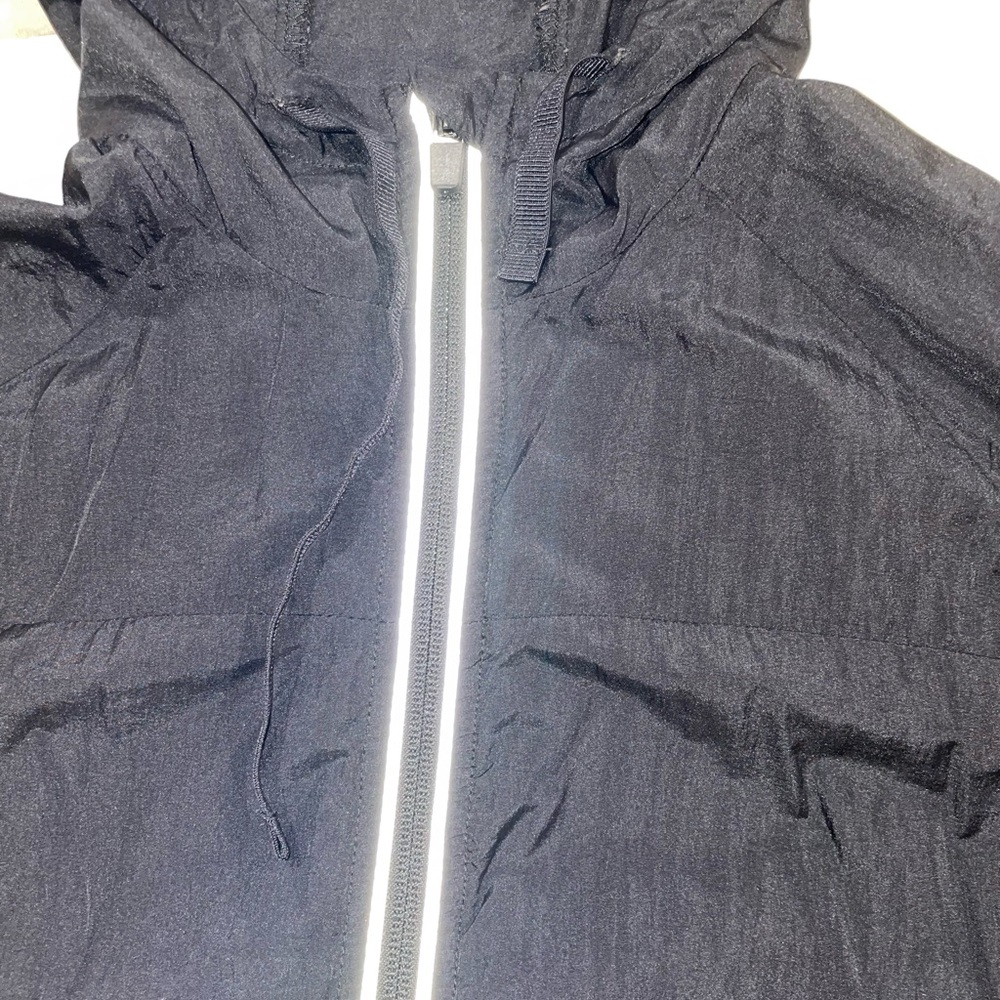 Fabletics Lightweight Jacket - Picture 4 of 4
